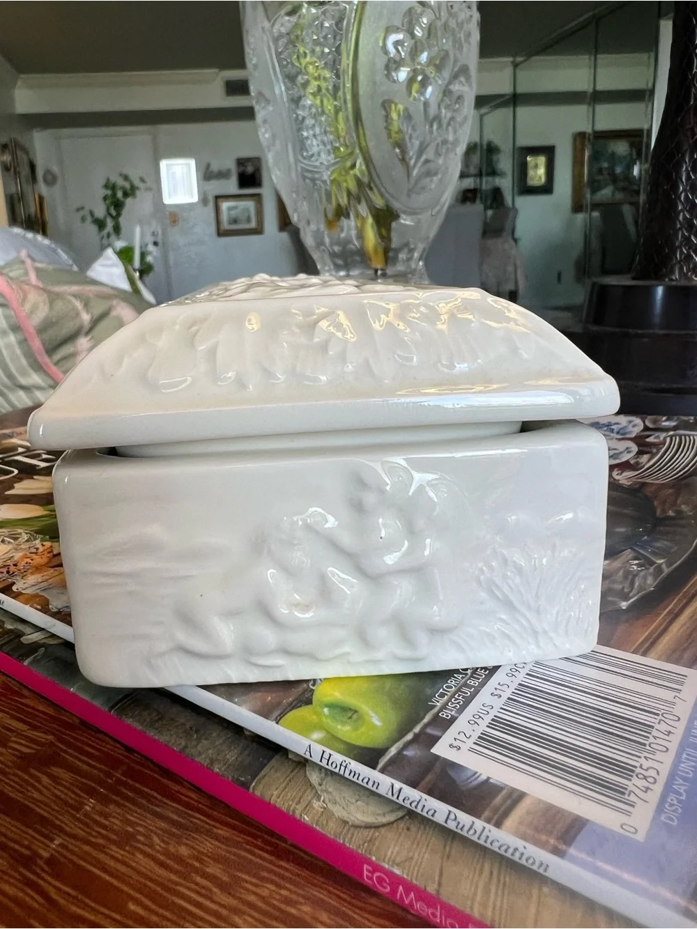 Vintage White Ceramic Cherub Box Relief Scene Jewelry Trinket Box With Lid